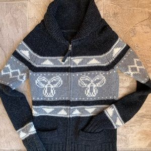 Aritzia’s TNA Sea to Sky 100% Lambswool sweater